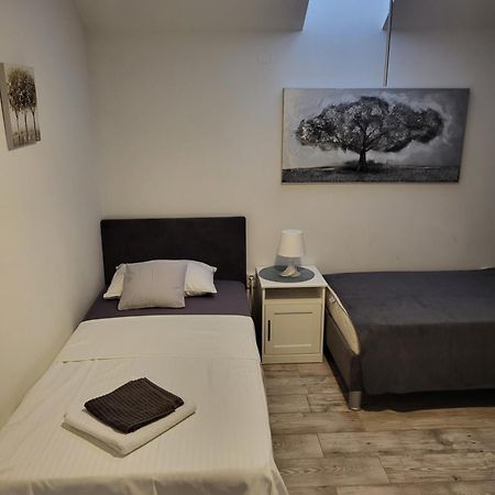 Guest House Lucija Buzin Ngoại thất bức ảnh