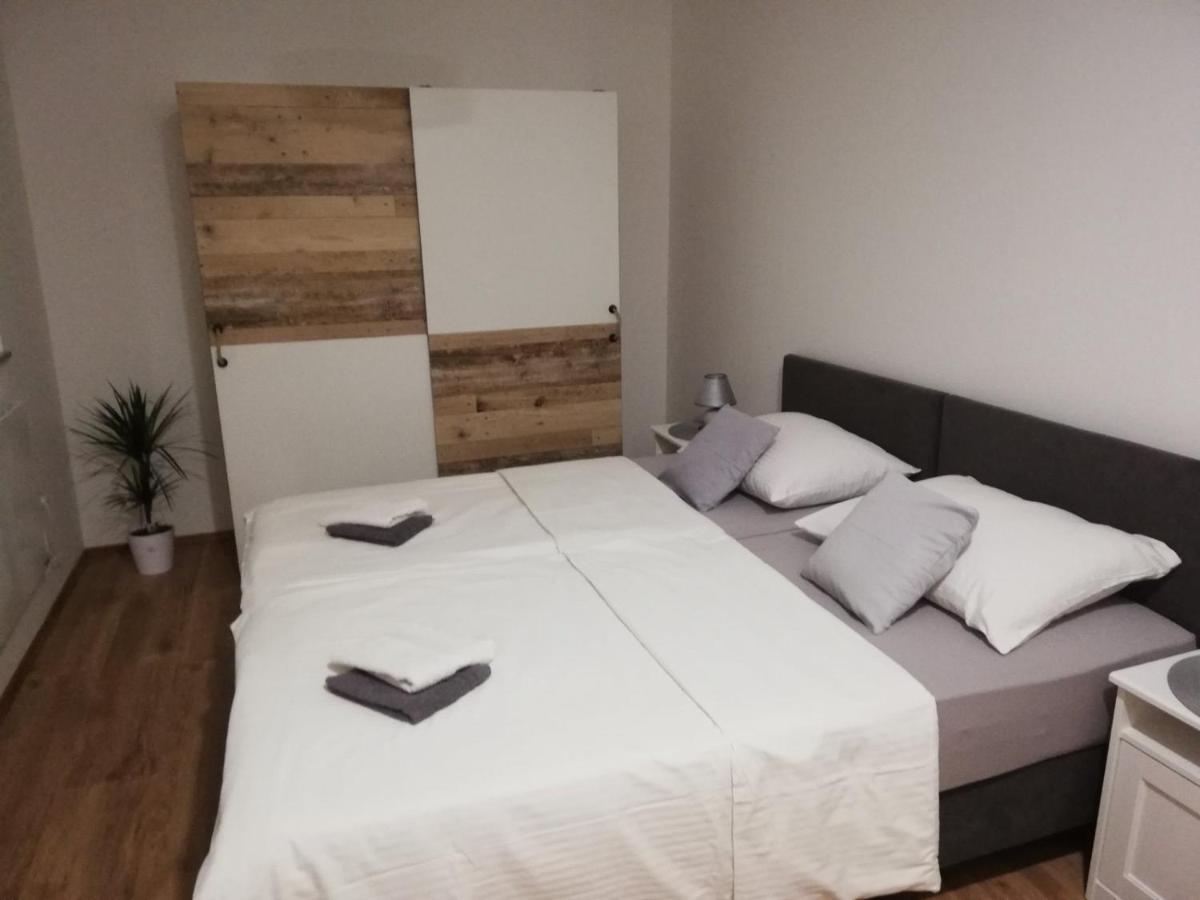 Guest House Lucija Buzin Ngoại thất bức ảnh
