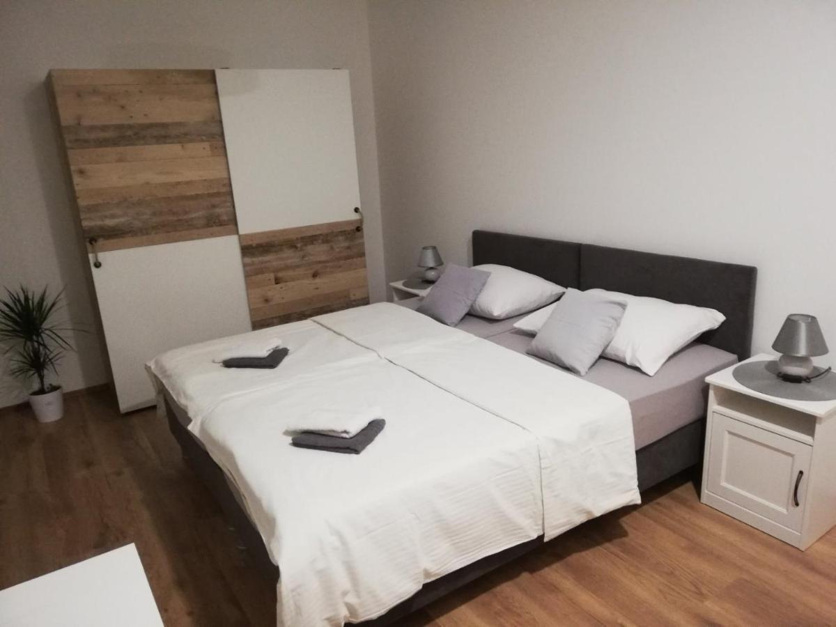 Guest House Lucija Buzin Ngoại thất bức ảnh