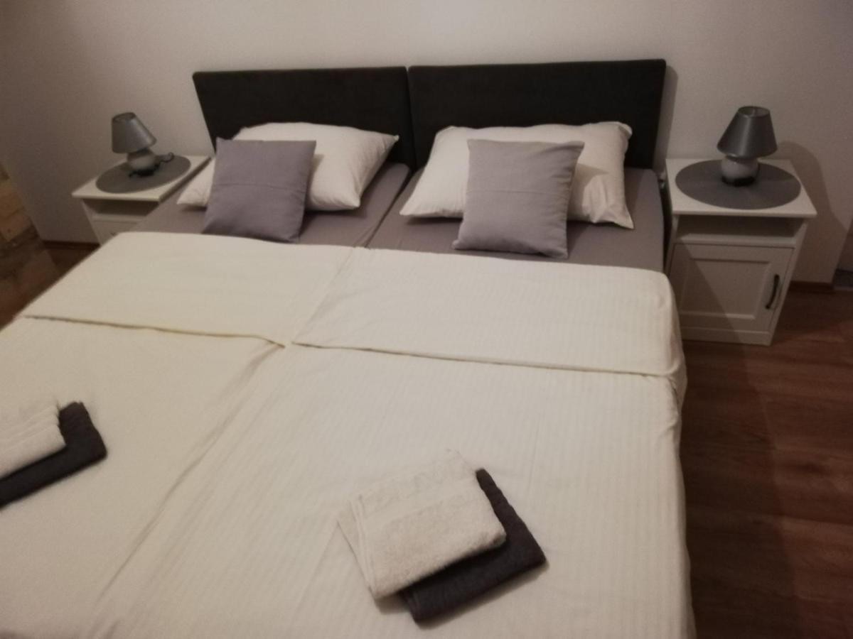 Guest House Lucija Buzin Ngoại thất bức ảnh